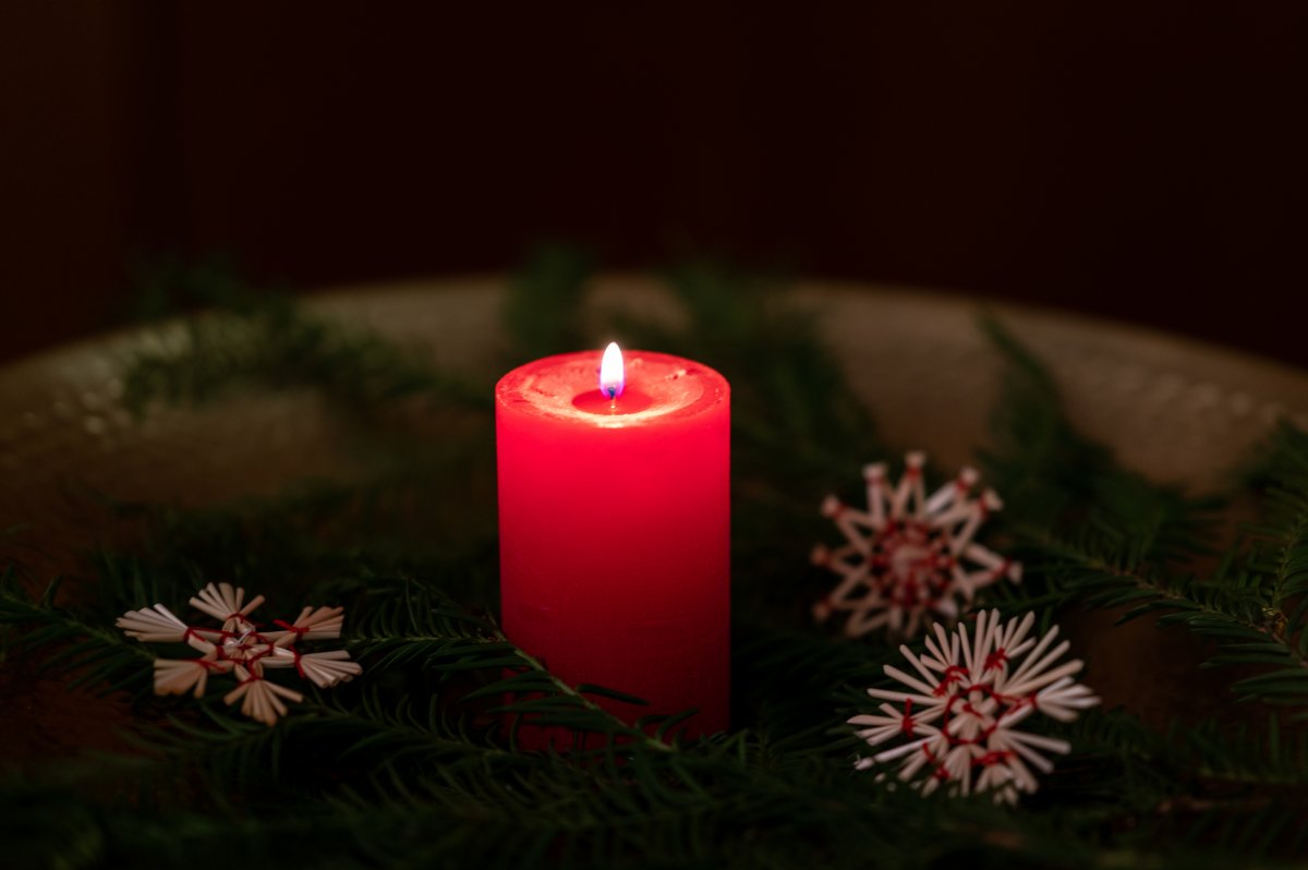 Adventkranzbinden in der Pauluskirche